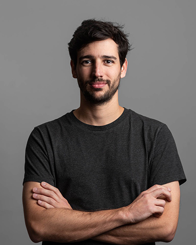 Eduardo Almeida, especialista com mais de 10 anos de experiência em Fotografia de Gastronomia